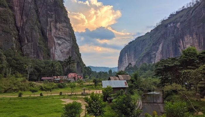 7 Fakta Lembah Harau Sumatera Barat, Ada Batuan Berusia 40 Juta Tahun
