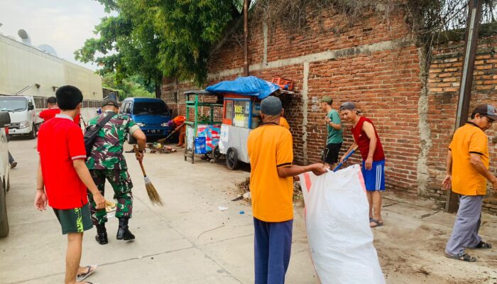 Babinsa Cakung Bersama Warga dan PPSU Melaksanakan Giat Karya Bhakti
