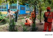 Ciptakan Lingkungan Bersih di Tahun Baru Oleh Koramil Duren Sawit.*