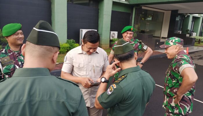 Cegah Judol Dan Pinjol Pasi Intel Kodim 0505/JT Cek HP Anggota