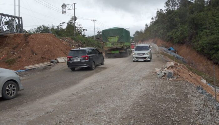 Jalan Lintas Riau-Sumbar Km 106 Kembali Normal, Buka Tutup Jalan Tinggal di Perbatasan