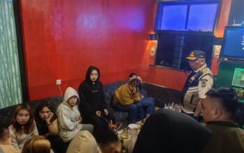 Operasi Senyap Satpol PP Limapuluh Kota: 9 Wanita Diamankan, Bong Sabu Ditemukan di Warung Tuak