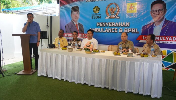 Penyerahan Dua unit Ambulance Nagari Tarantang Dan Nagari Harau Aspirasi Angota DPR RI Dan DPRD Lima Puluh Kota.Fraksi Demokrat.