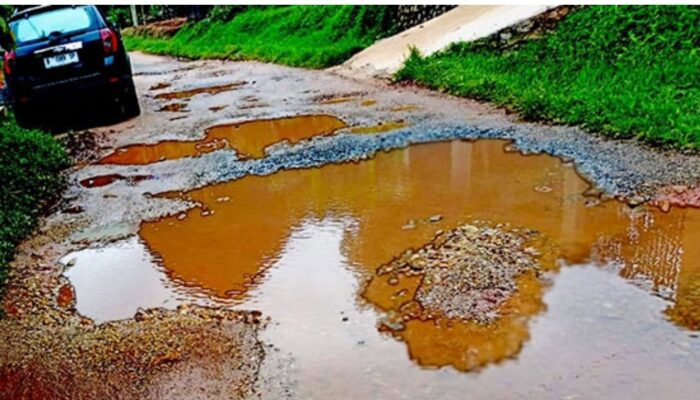 Warga Nagari Solok Bio-Bio keluh kan Akses Jalan Yang Rusak Parah,