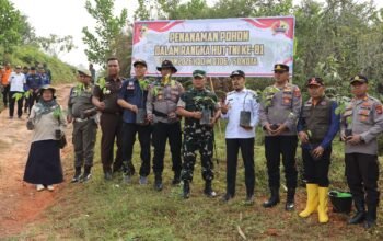 DANDIM 0306/50 KOTA TANAM 250 POHON DALAM RANGKA HUT KE-81 TNI